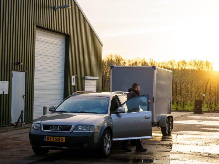 Gesloten aanhanger voor kleine verhuizingen